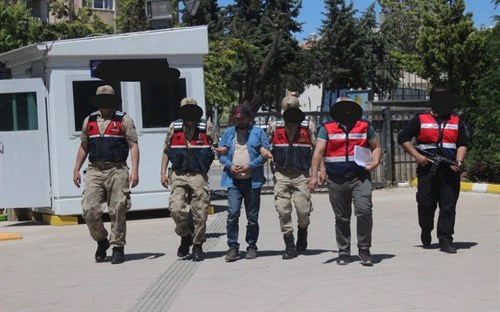 Kilis İl Jandarma Komutanlığı  TEM Şube Ekiplerinden DEAŞ Silahlı Terör Örgütü Üyesine Operasyon.